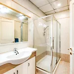 Enormous Luxury 3-storey Townhouse, Rooftop Egas1-1 * 弗洛里亚纳