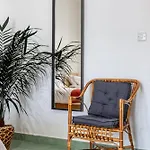 Enormous Luxury 3-storey Townhouse, Rooftop Egas1-1 度假居 *
