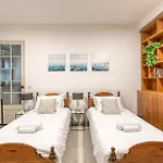 Enormous Luxury 3-storey Townhouse, Rooftop Egas1-1 * 弗洛里亚纳