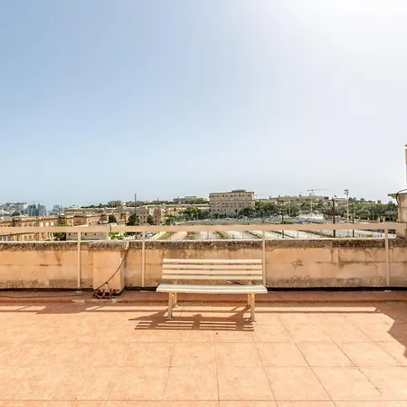 Semesterbostad Enormous Luxury 3-storey Townhouse, Rooftop Egas1-1 *