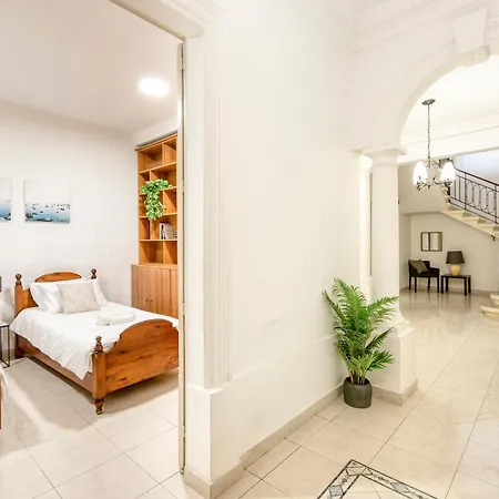 Enormous Luxury 3-storey Townhouse, Rooftop Egas1-1 * Il-Furjana