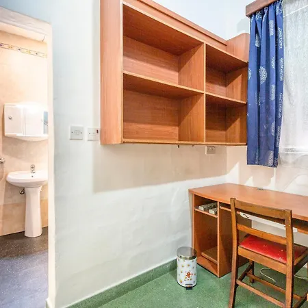 Enormous Luxury 3-storey Townhouse, Rooftop Egas1-1 Semesterbostad Il-Furjana