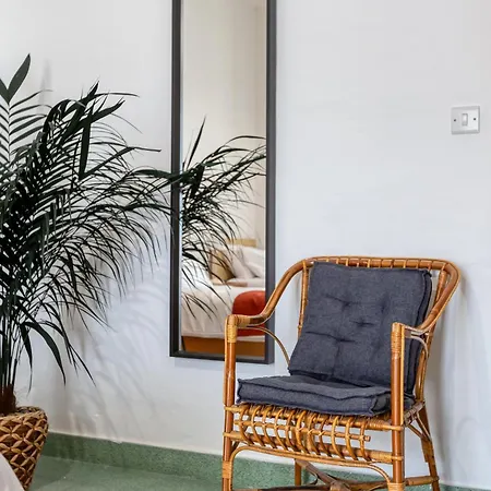 Enormous Luxury 3-storey Townhouse, Rooftop Egas1-1 Prázdninový dům *