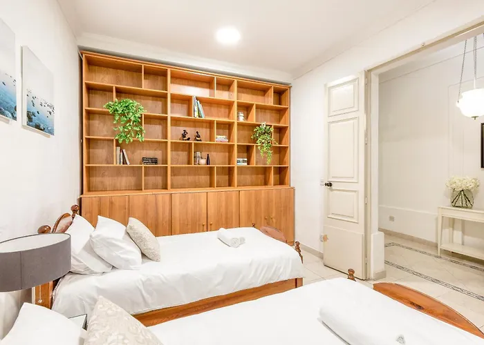 別荘 Enormous Luxury 3-storey Townhouse, Rooftop Egas1-1 *