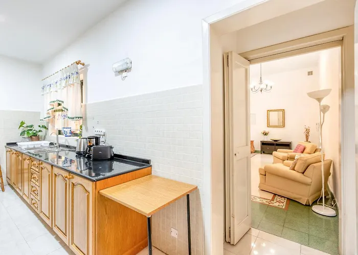 Enormous Luxury 3-storey Townhouse, Rooftop Egas1-1 * フロリアーナ