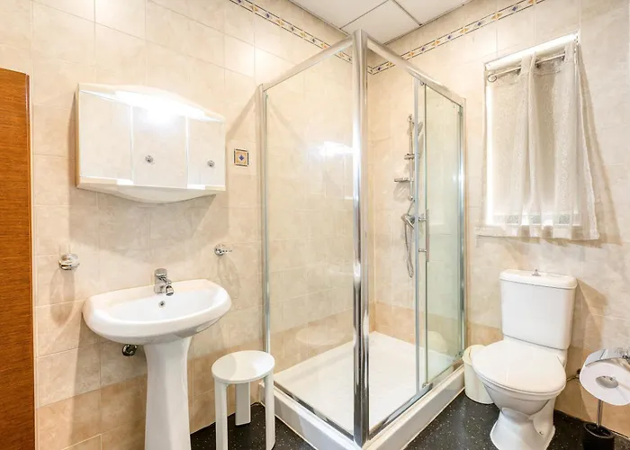 Enormous Luxury 3-storey Townhouse, Rooftop Egas1-1 *