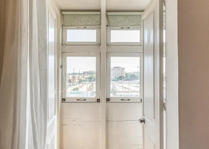 Enormous Luxury 3-storey Townhouse, Rooftop Egas1-1 フロリアーナ