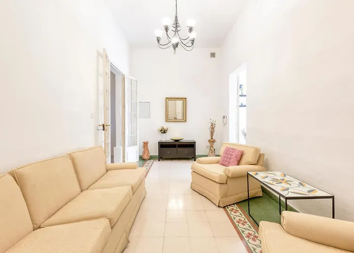 別荘 Enormous Luxury 3-storey Townhouse, Rooftop Egas1-1 *