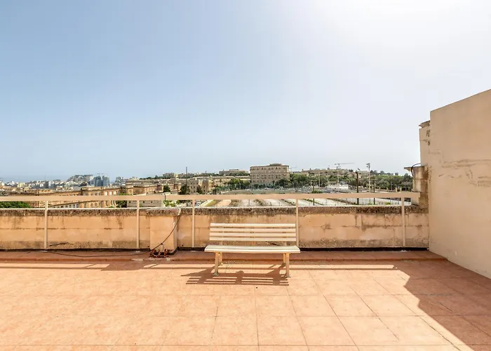 別荘 Enormous Luxury 3-storey Townhouse, Rooftop Egas1-1 *