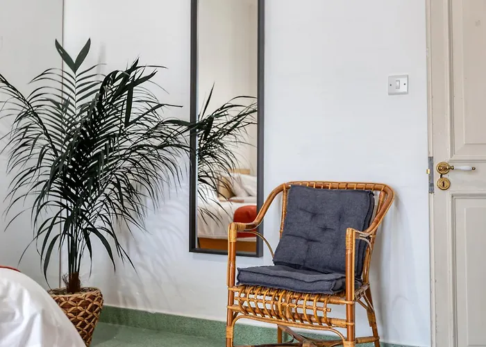 Enormous Luxury 3-storey Townhouse, Rooftop Egas1-1 別荘 *